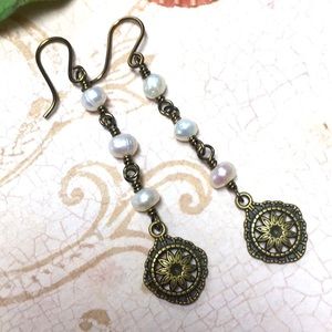 NEW Vintage look freshwater pearls long earrings